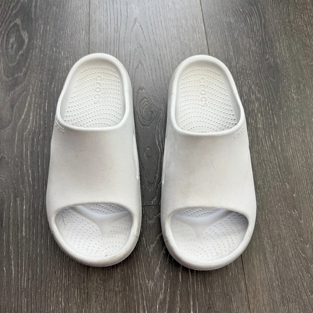 Crocs Mellow Recovery Slides Comfort Waterproof Sandals Light Gray Mens 9 Sporty